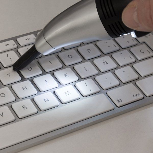 Aspirapolveri & Accessori: Mini USB-Tastatur-Staubsauger mit Licht – Nuovo e nell'imballaggio originale da Giubiasco venduto da news-shop