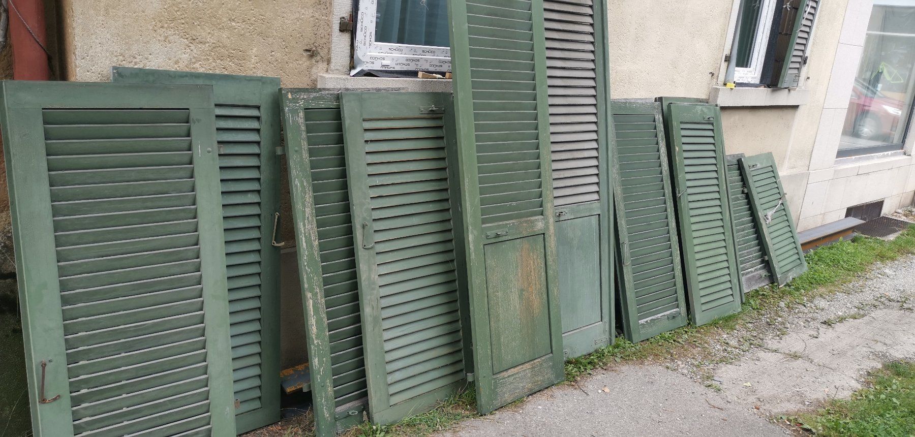 Persiane: Holtz Fensterläden – Usato da Oberburg venduto da balthassar