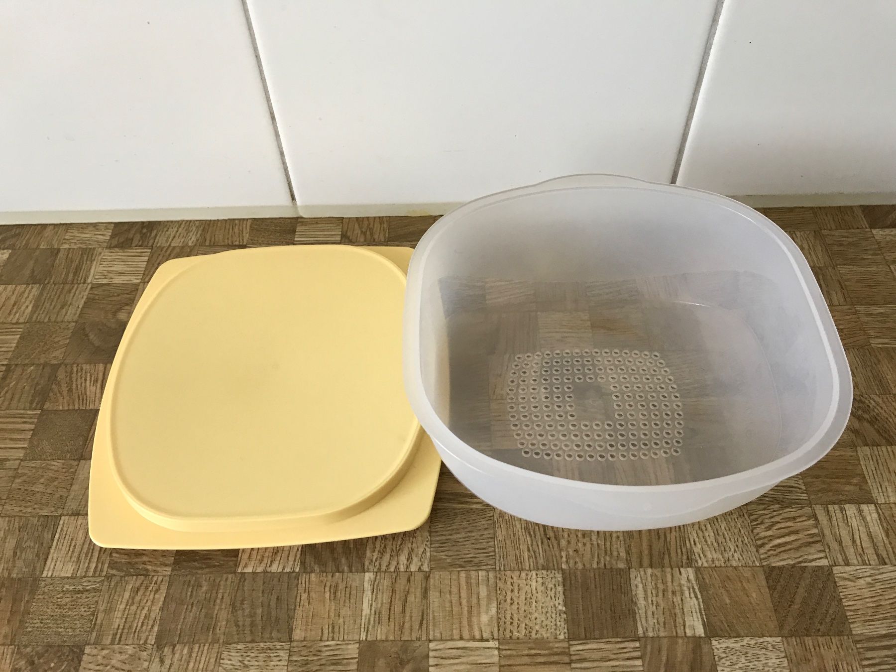Tupperware Behälter & Ähnliches: Tupperware.  Kleiner CheeSmart – Gebraucht aus Birmensdorf ZH von Hilhan 1
