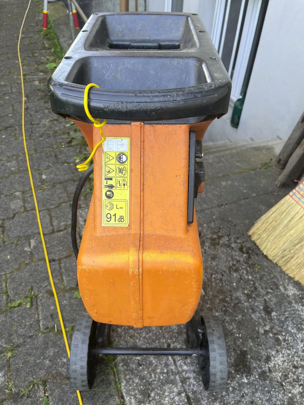 Trinciatrici: Gartenhäcksler Shark 2800 Watt – Difettoso da Kehrsatz venduto da Heikas 1