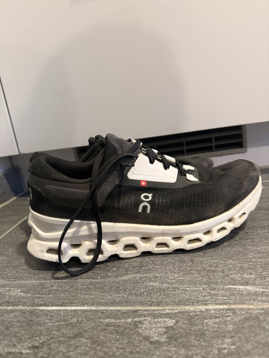 On Herrenschuhe: On Laufschuh Gr. 43 – Gebraucht aus Bern von Laufsport3000