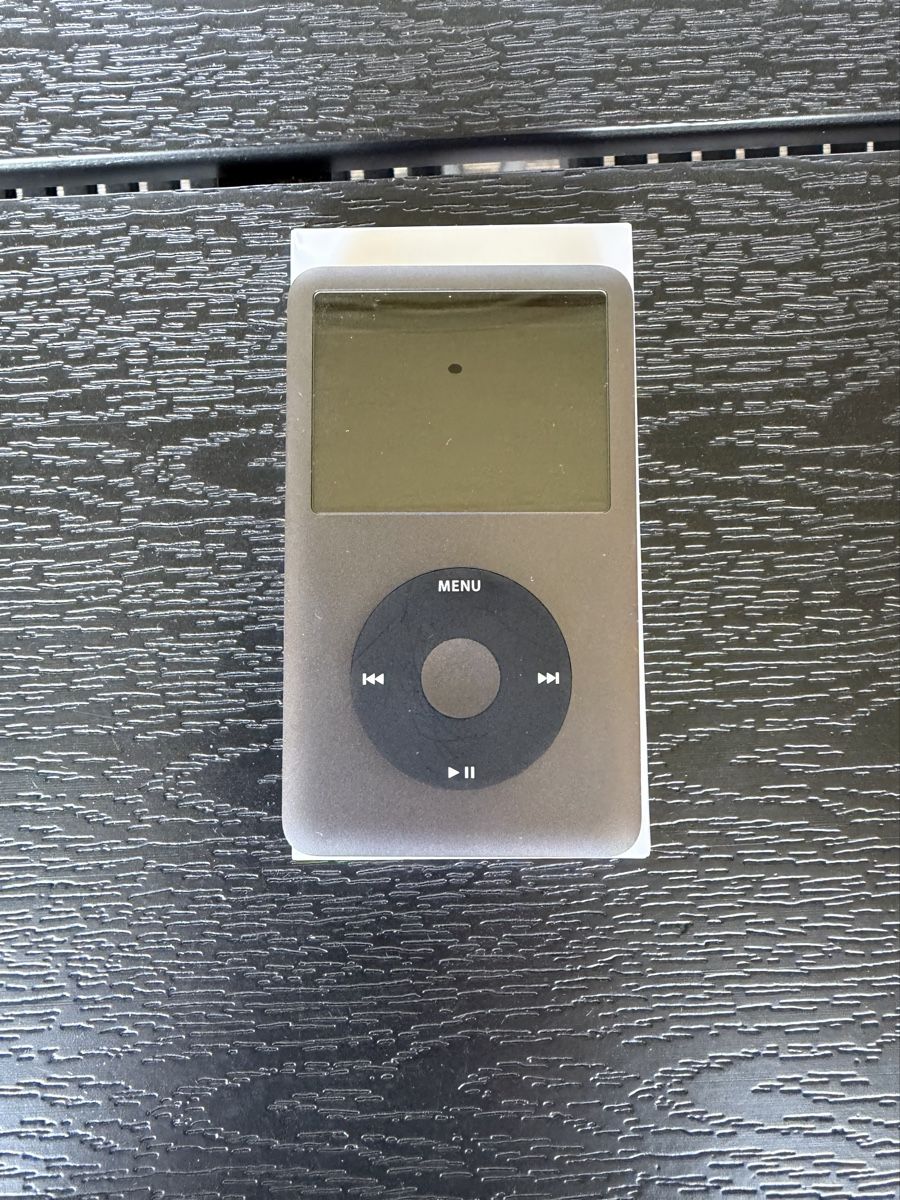 Apple Tragbarer Mediaplayer: IPOD Classic160GB – Gebraucht aus Zürich von Chio4 3