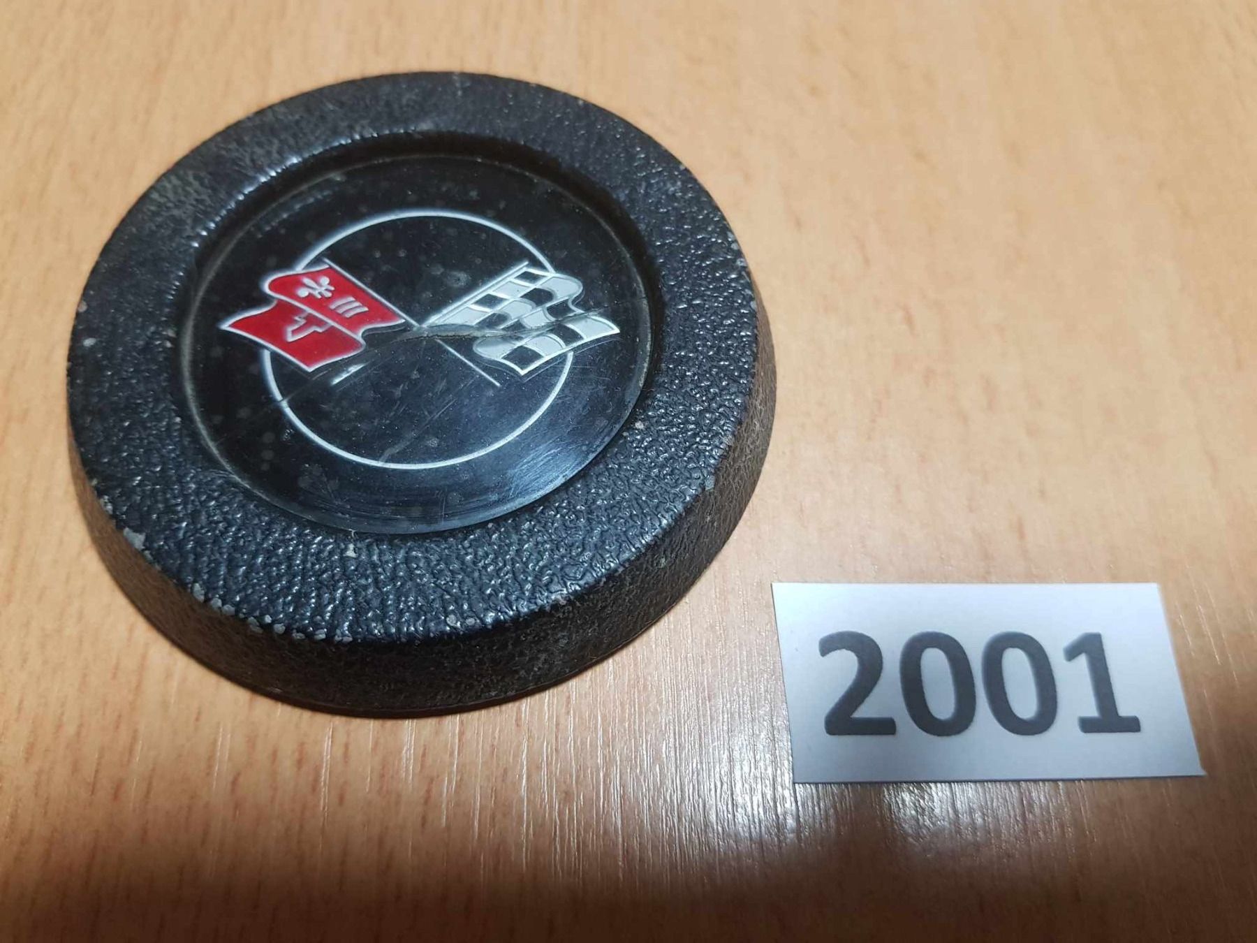 Chevrolet Tutti pezzi di ricambio auto: Center Cap Lenkrad, Nabendeckel Corvette – Usato da Niedergösgen venduto da usc_l8gm