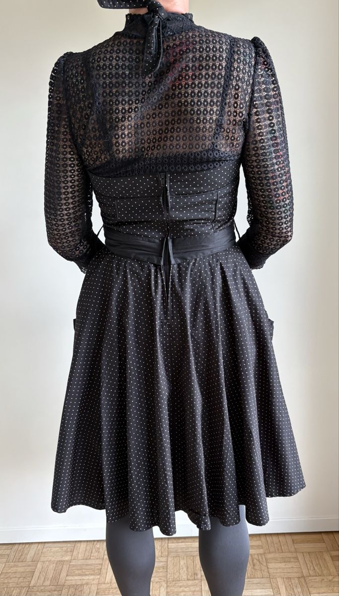 Kleider: Rockabilly vintage Neckholderkleid von Hell Bunny – Gebraucht aus Zürich von wei_8n2l 6