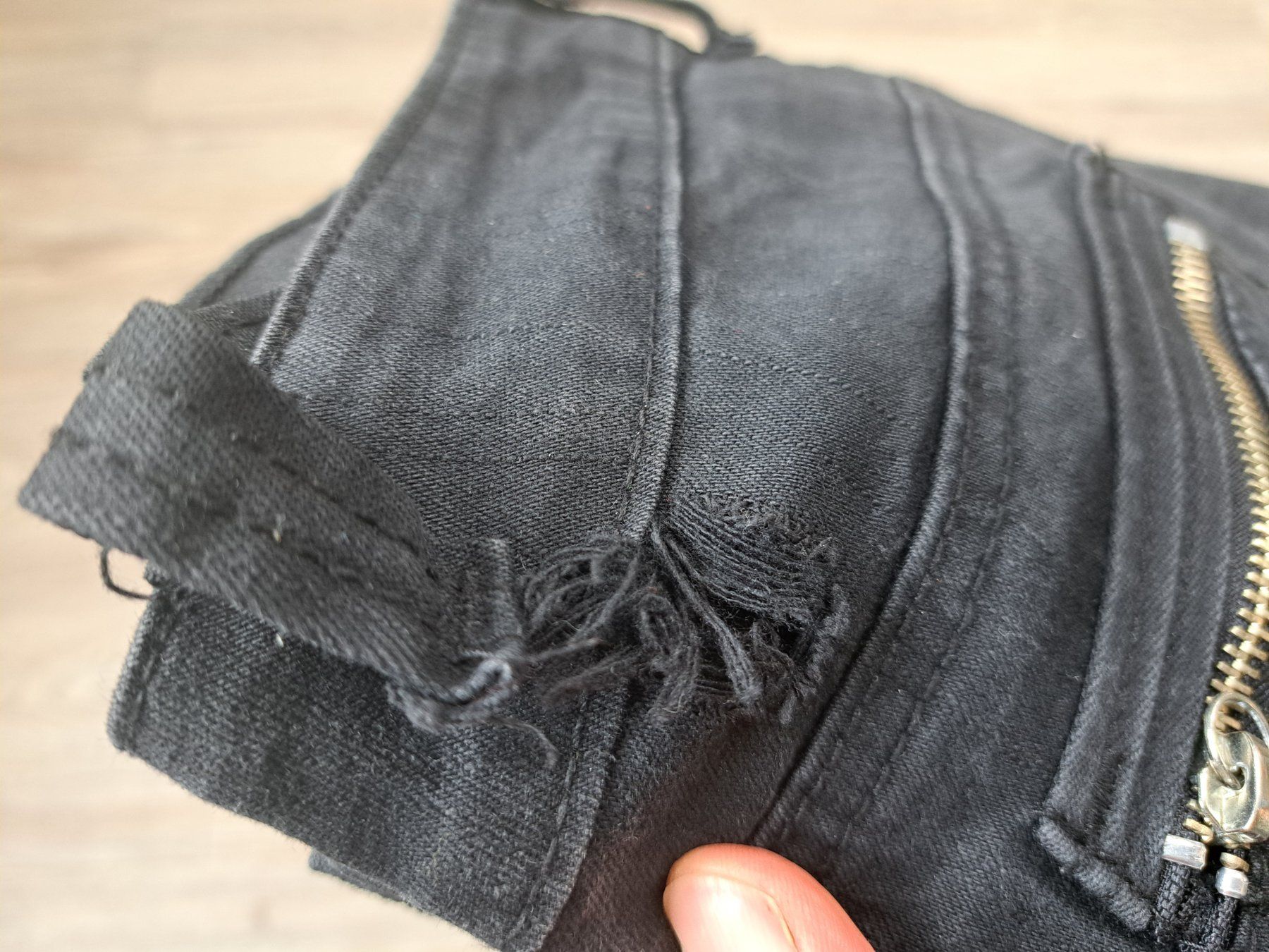 Jeans: Bequeme schwarze Hose Gr. 38 Jeans Tess – Difettoso da Gysenstein venduto da joshuas81 3