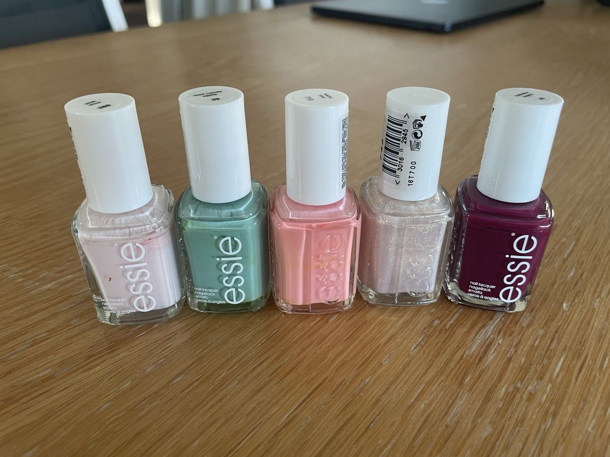 Essie Nagellack: essie Nagellacke – Gebraucht aus Müllheim-Dorf von Wilernaescht