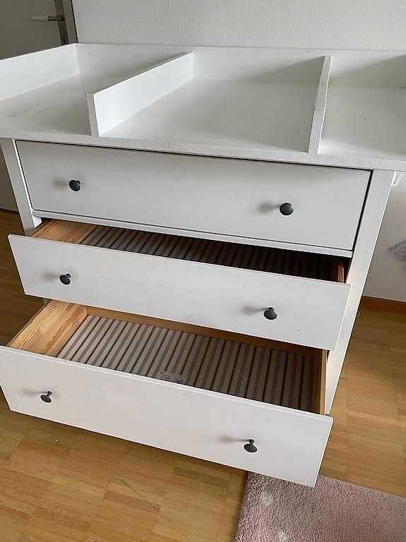 Ikea Wickeltisch & Zubehör: Wickeltisch Ikea Hemnes 74x118cm – Gebraucht aus Schwerzenbach von  2