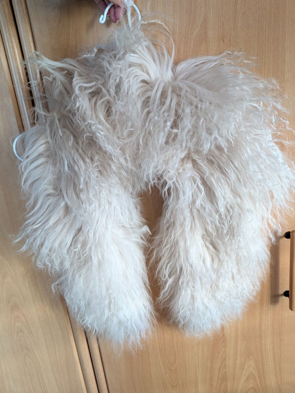Manteaux: Sheep fell removable coat/jacket collar – Neuf (Voir description) à Altendorf par jak_lkk8