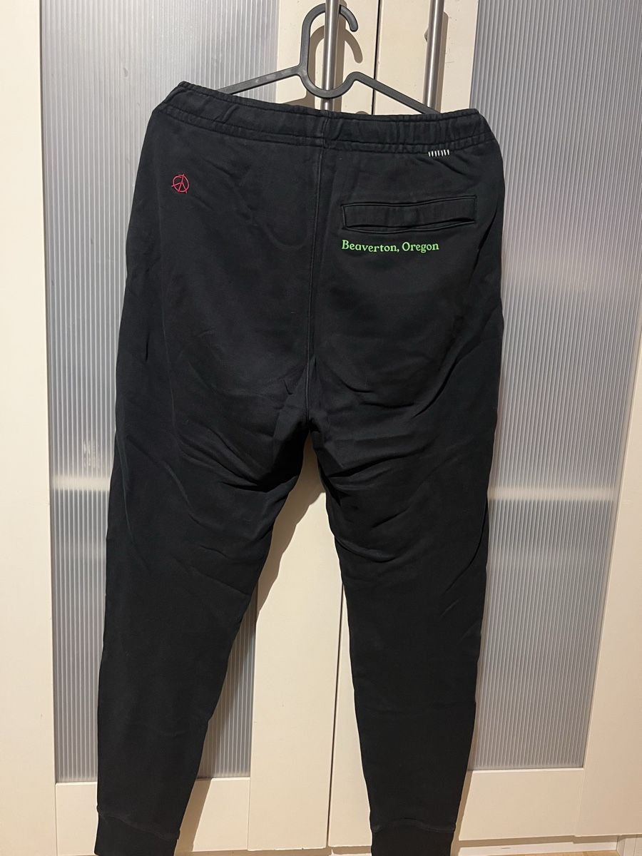 Nike Pantaloni: Schwarze Nike Jogginghose Gr. XS – Nuovo (secondo la descrizione) da Eiken venduto da Lera.24 1