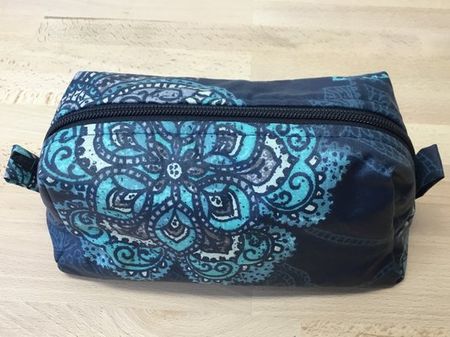 Tasche / Necessaire / Kosmetiktasche / Etui, neue Handarbeit