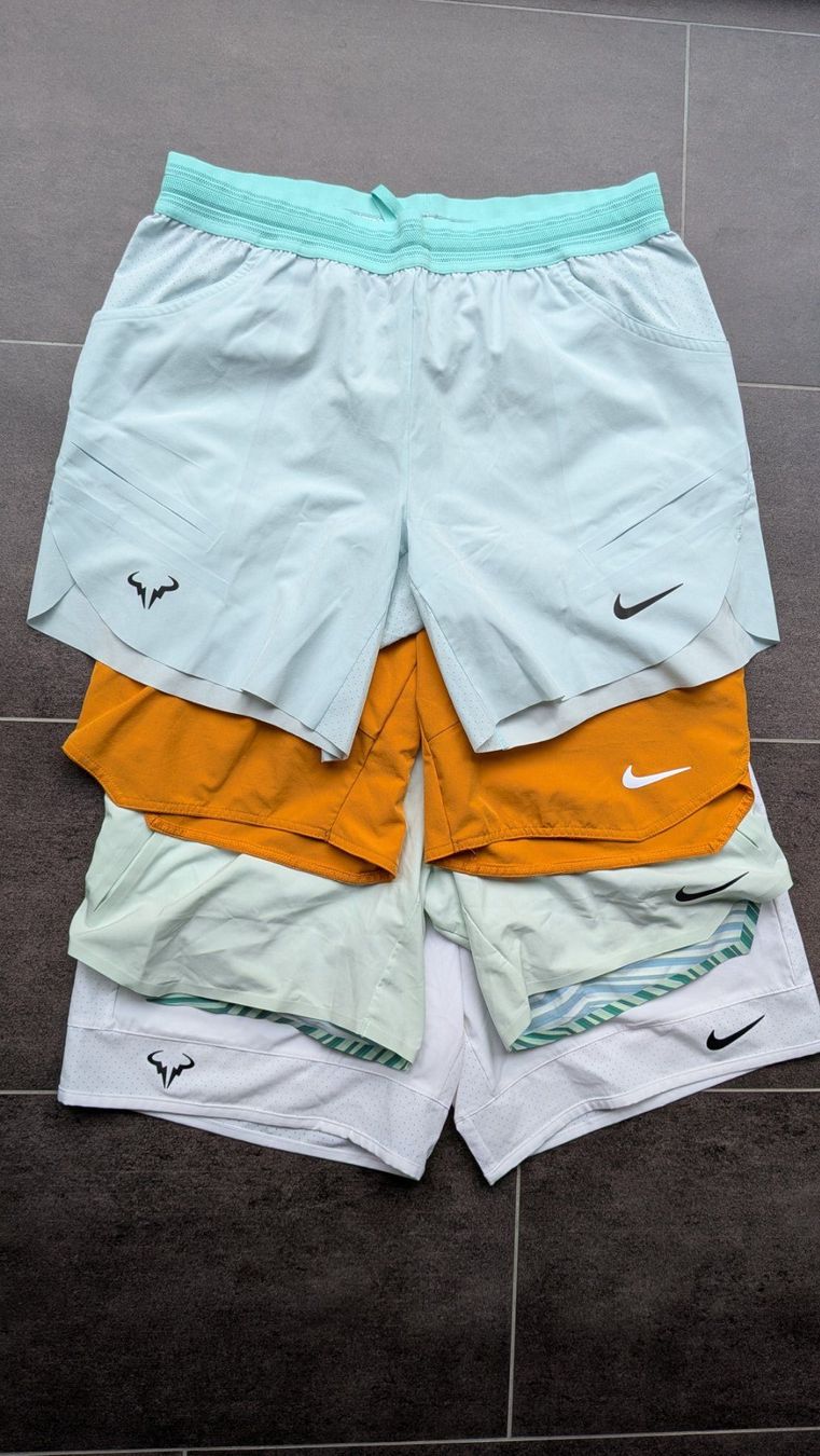 Nike Hosen: 4 Nike Shorts Set – Gebraucht aus Schaffhausen von Mauzzel 1