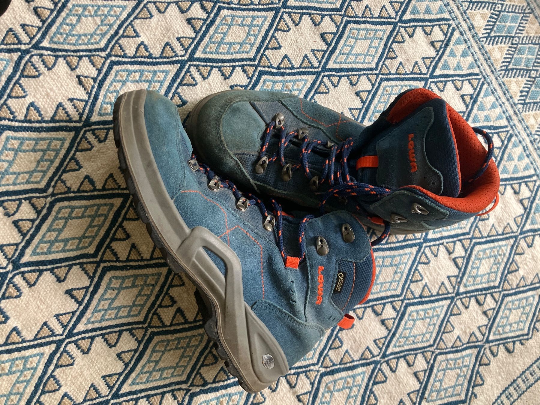 Lowa Schuhe für Jungen: Lowa Kinderwanderschuh Gr.39, GoreTex – Gebraucht aus Wangen b. Olten von nad_gg7s 2