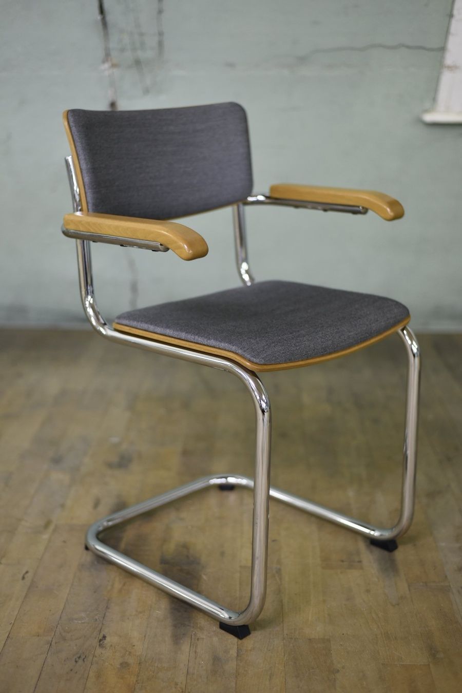 Thonet Sedie: Designer Stühle Thonet S 43 PVF – Usato da Lichtensteig venduto da UsedIN 7