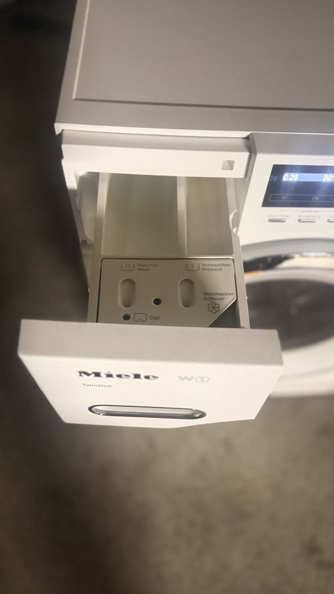 Miele Lavatrici: Waschmaschine Miele 8 KG A+++ – Usato da Kreuzlingen venduto da Lion_10 2