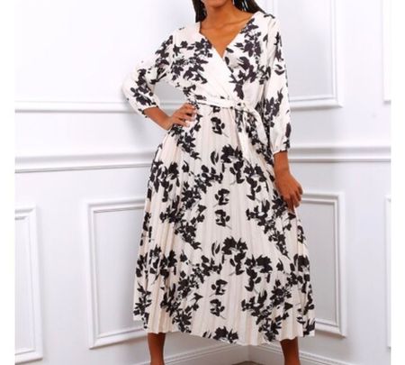 Robe longue beige et noire