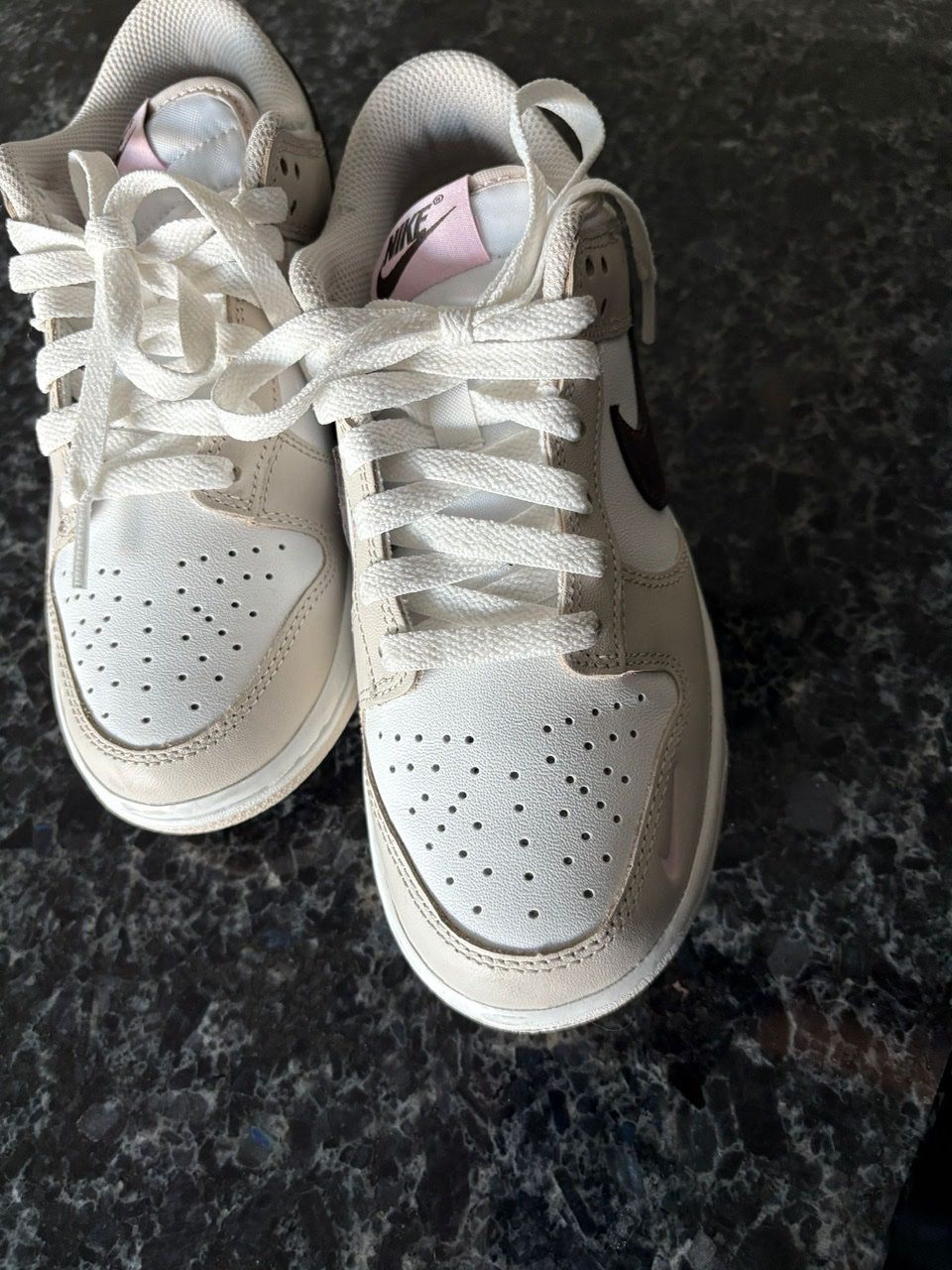 Nike Scarpe da donna: Sportschuhe – Nuovo e nell'imballaggio originale da Jonschwil venduto da Dr.MeganHunt 1