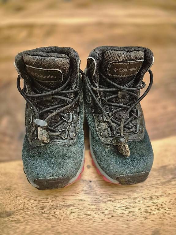 Scarpe per ragazzi: Kinderwanderschuhe Grösse 25 von der Marke Columbia – Usato da Bremgarten AG venduto da Noii
