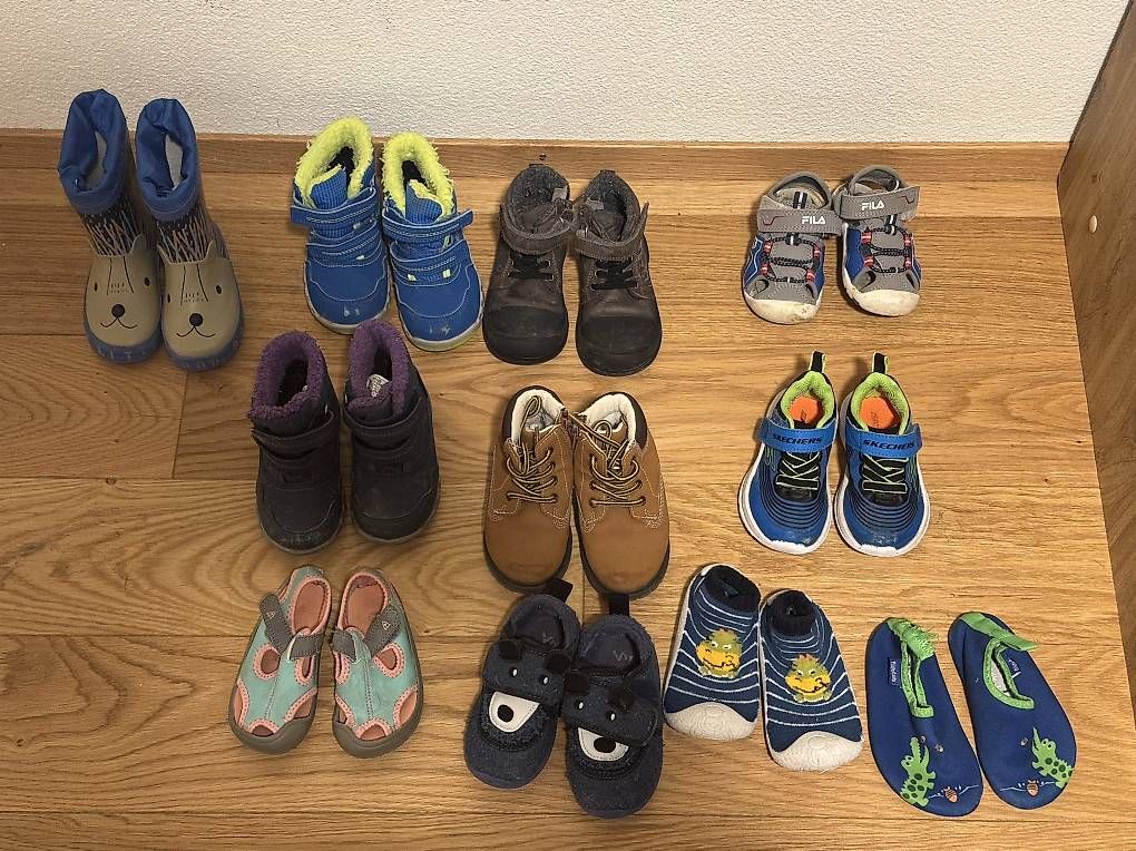 Chaussures garçon: Paket Schuhe  – D'occasion à Illnau par Fakiraa