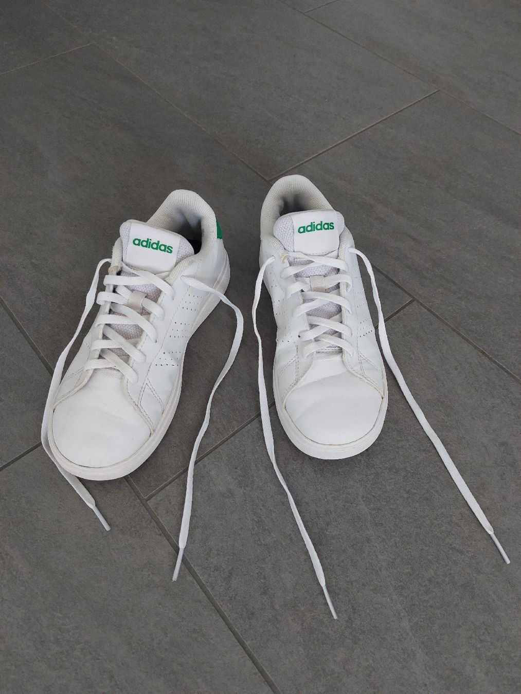 Schuhe für Jungen: Adidas Sneakers 35 1/2 – Gebraucht aus Kerns von cenerentola01