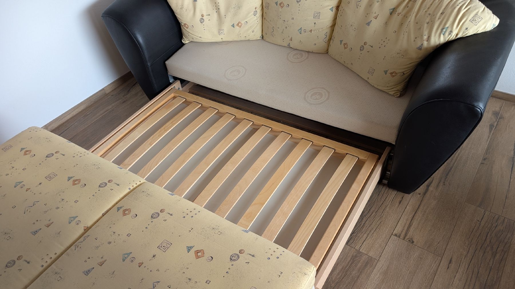 Divani: Ausziehbares Schlafsofa – Usato da Thun venduto da Senggler 1