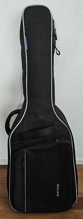 Instruments de musique: Klassische Gitarre inkl. Tasche – D'occasion à Solothurn par Mercante01 2