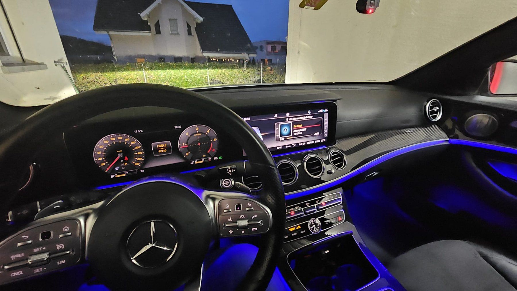 Mercedes-Benz Automobili: Mercedes E220 d 4 Matic AMG-Line – Usato da Gontenschwil venduto da RM9093 3
