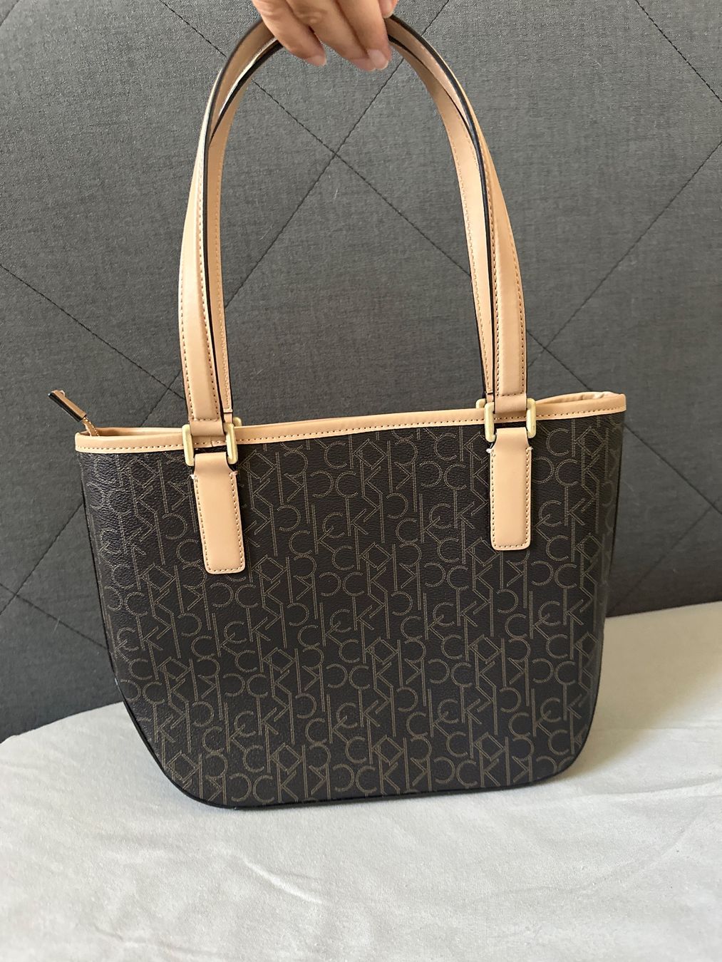 Calvin Klein Taschen für Damen: Calvin Klein Tasche – Neu (gemäss Beschreibung) aus Biel-Benken BL von doefi26 1