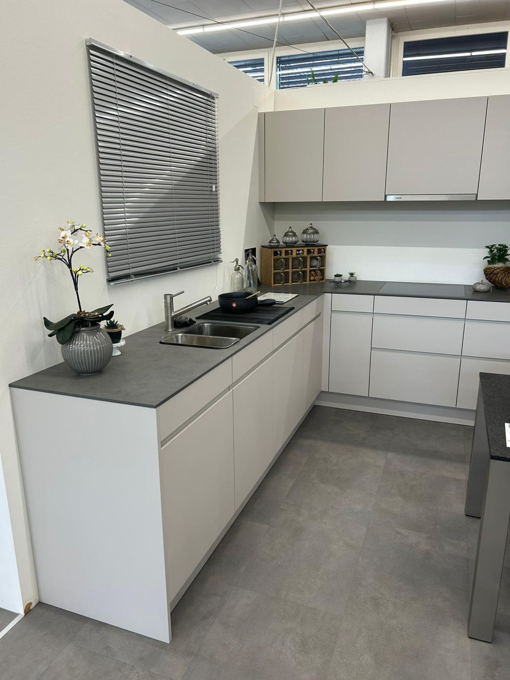 Cucine complete: Ausstellungsküche – Nuovo (secondo la descrizione) da Gränichen venduto da Aarekuechen 1