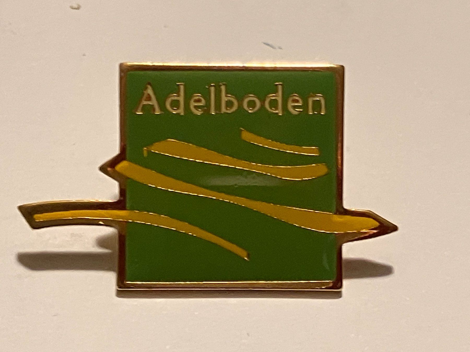 Placchette & Badge: 1 Pin Adelboden – Usato da Basel venduto da djwwpp