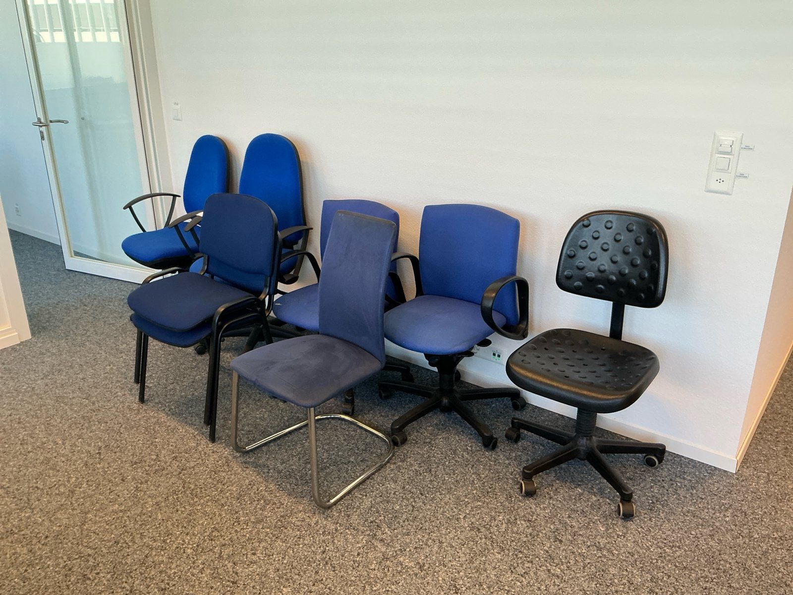 Sedie: 8 Bürostühle – Usato da Zürich venduto da PIPM_Switzerland 1