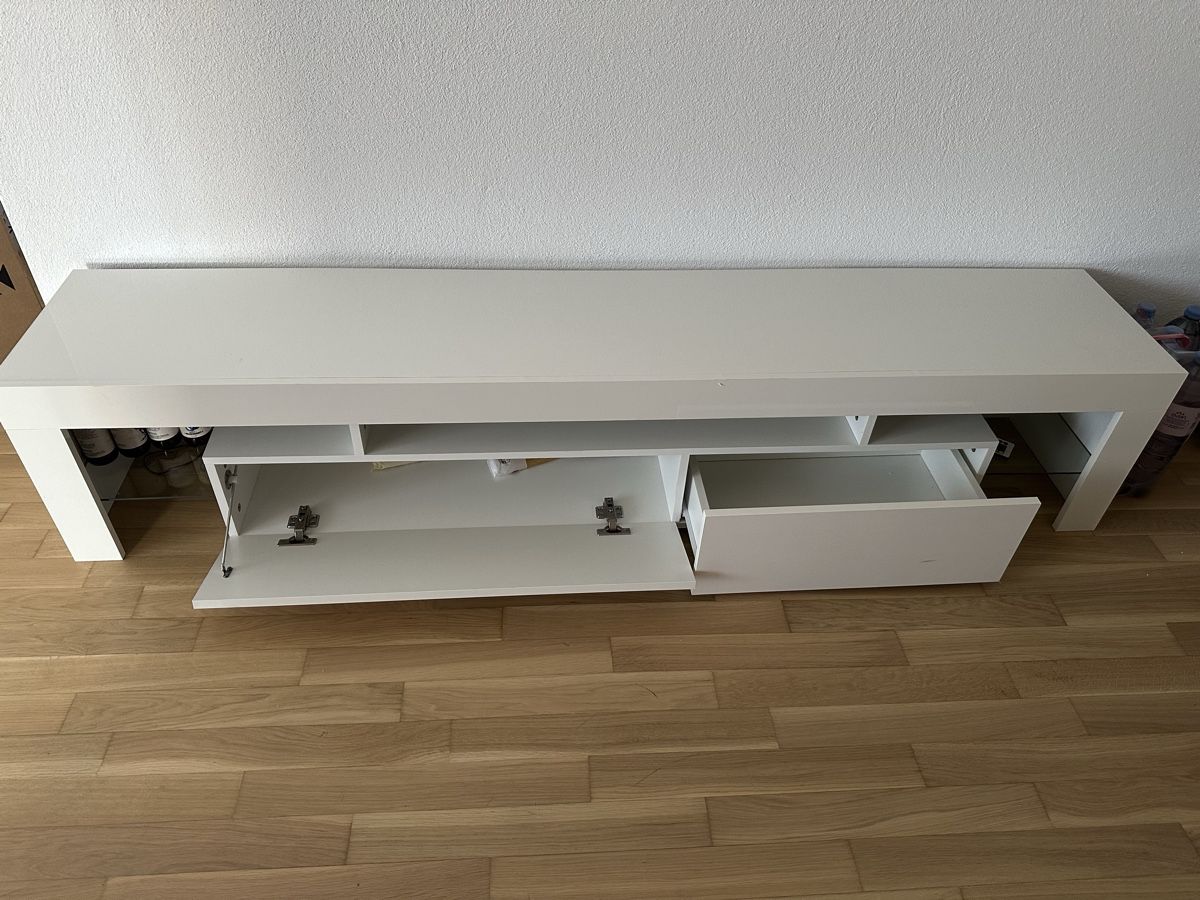 Gonser TV Möbel: TV Sideboard hochglanz weiss – Neu (gemäss Beschreibung) aus Niederuzwil von kos_6q68 1