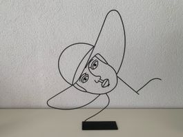 Moderne Draht Skulptur "Dame mit Hut" - Blickfang!