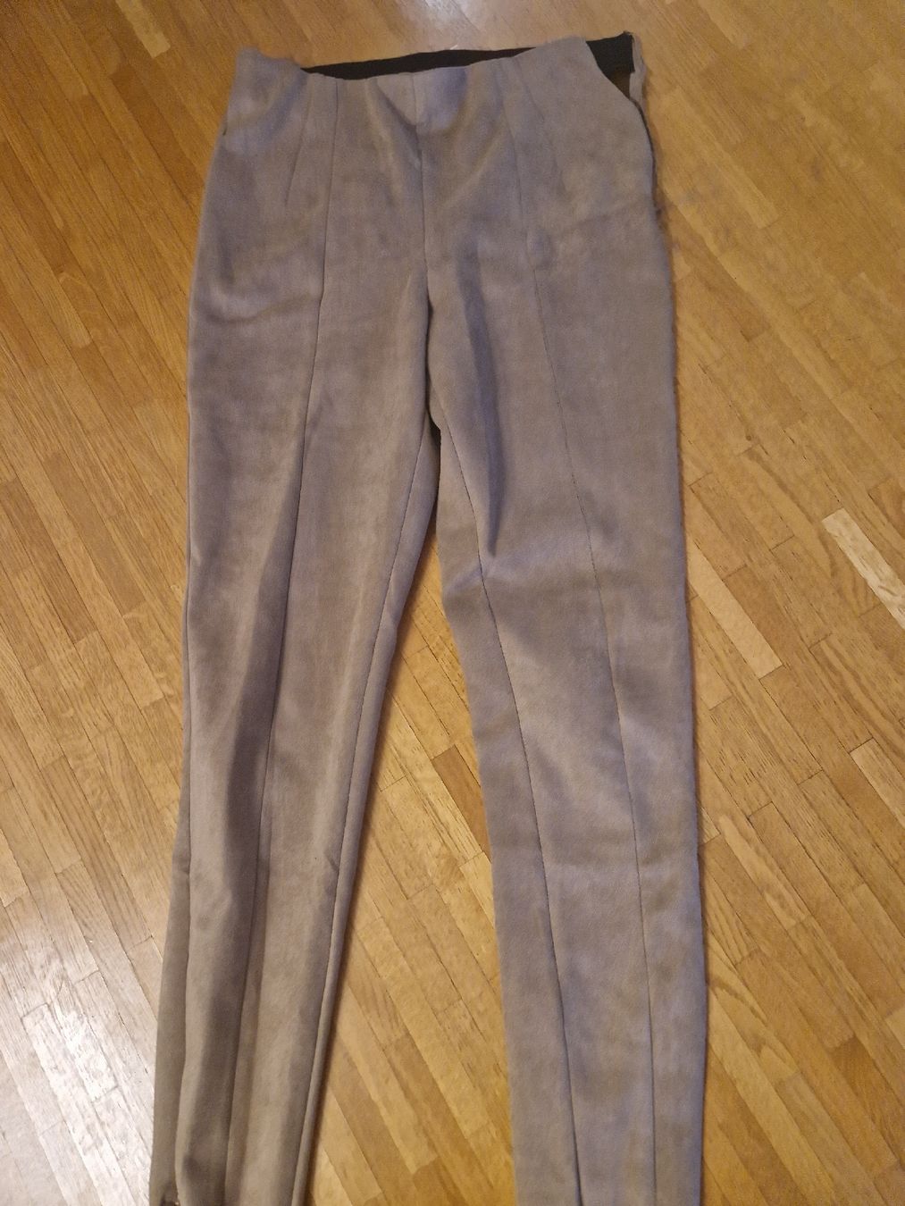 Zara Hosen: Pantalon zara beige style daim taille M – Neu (gemäss Beschreibung) aus Versoix von aline_b 2