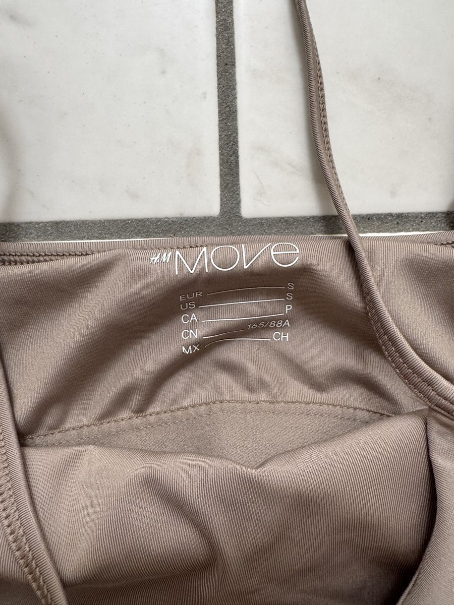 H&M Tops: Top sport size S  – Gebraucht aus Porza von kaj_d5q7 1