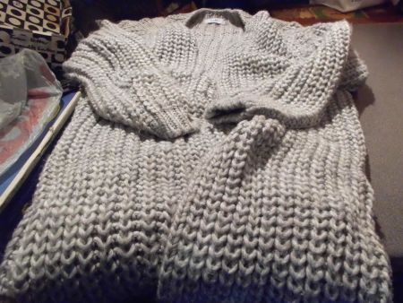 Jacke ca. Grösse S, grau, grob gestrickt