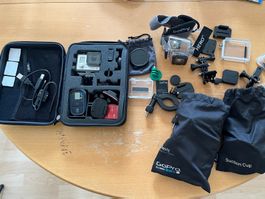 GoPro Hero 3+ Silver Edition mit viel Zubehör