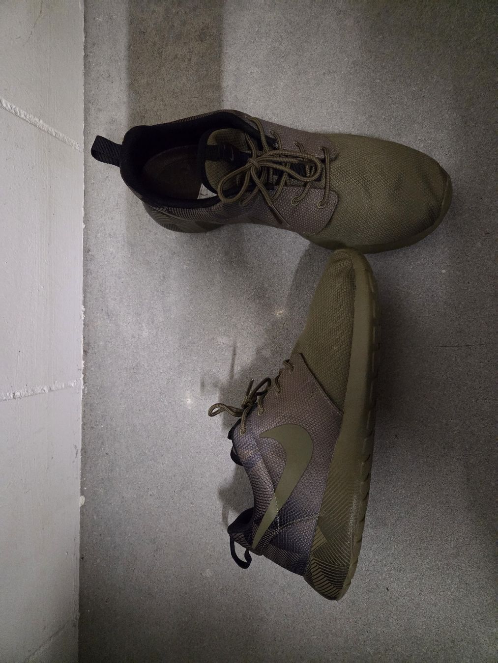 Nike Scarpe da uomo: Nike Roshe One "Iguana" 42.5 / US 9 – Usato da Zollikofen venduto da x_drive7 2