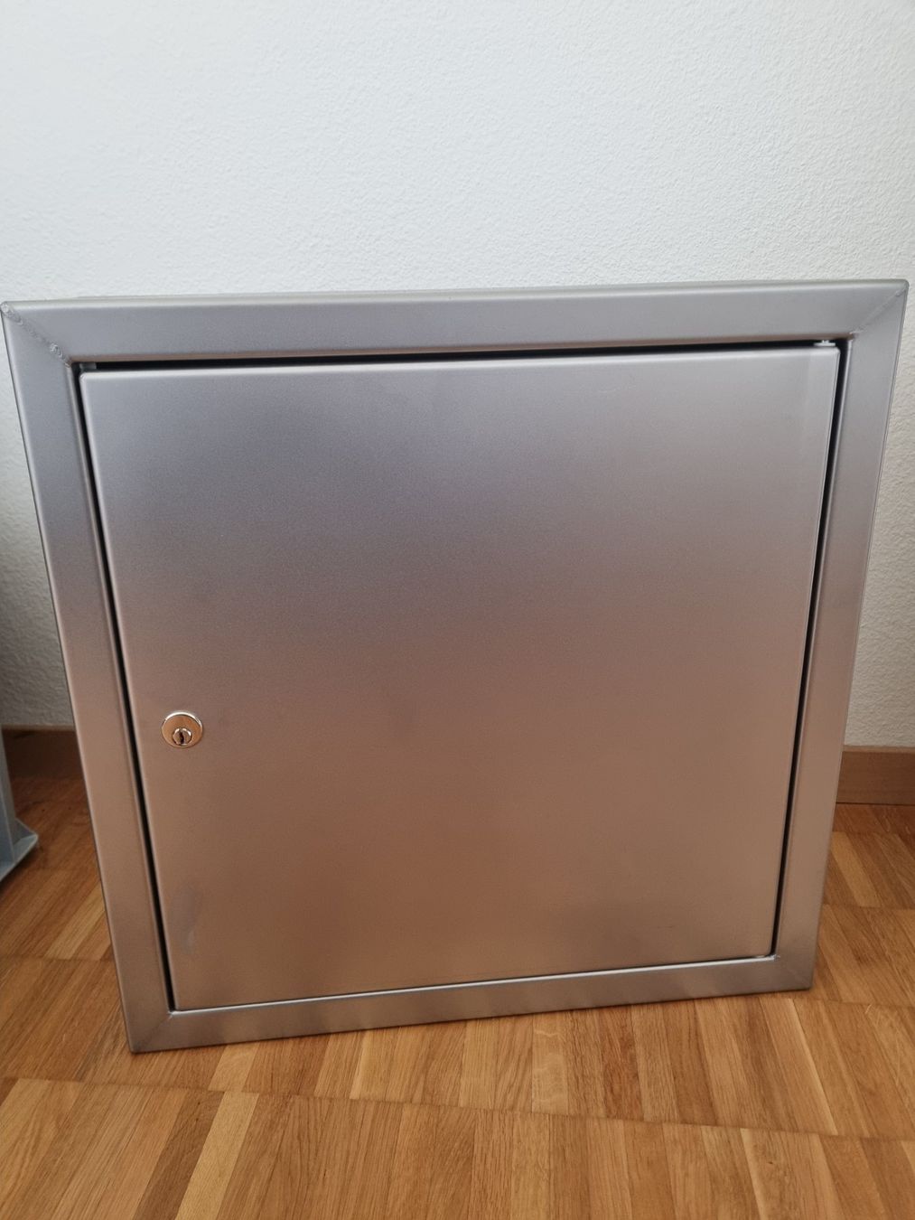 Schränke: Mauerkasten – Neu (gemäss Beschreibung) aus Aarau von RoAnRoMa