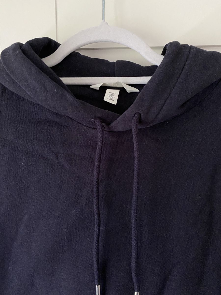 H&M Maglioni & Felpe: Sweat à capuche H&M bleu marine – Nuovo (secondo la descrizione) da Villars-sur-Glâne venduto da mel_6q5w 1
