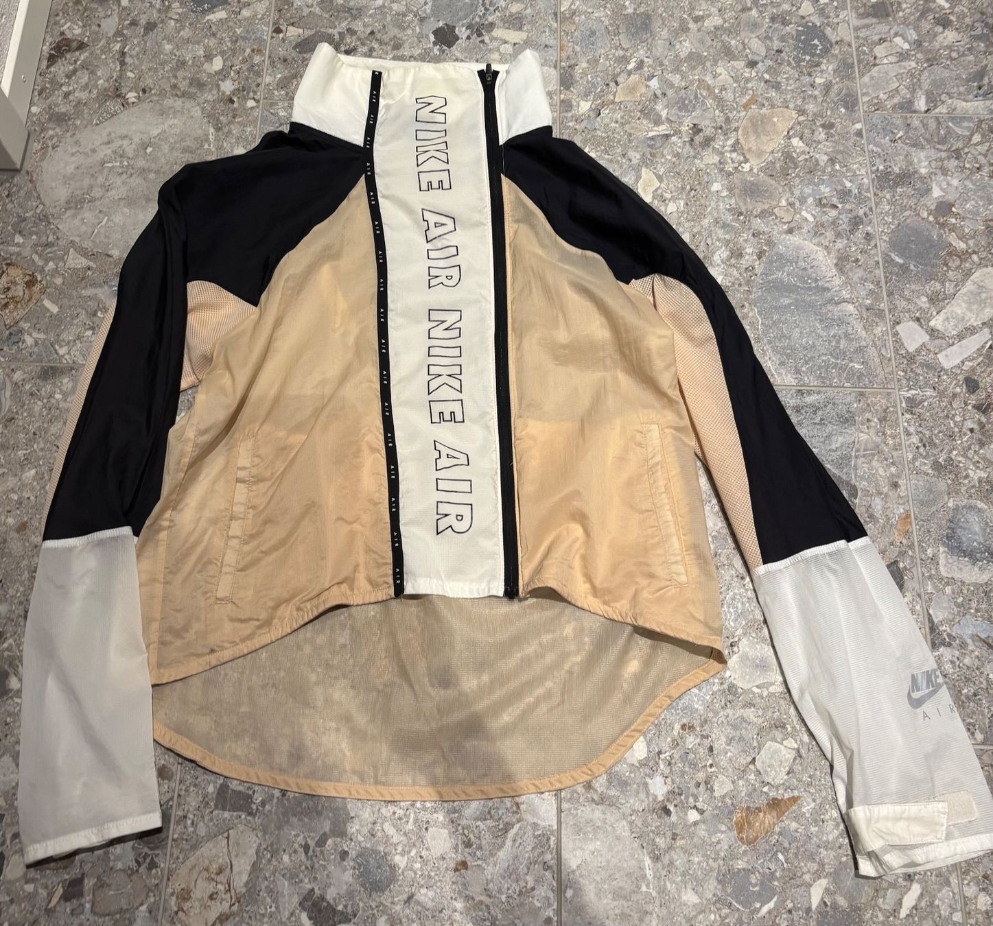 Nike Giacche: Nike Air , Laufjacke Gr. S – Usato da Bern venduto da Anis89