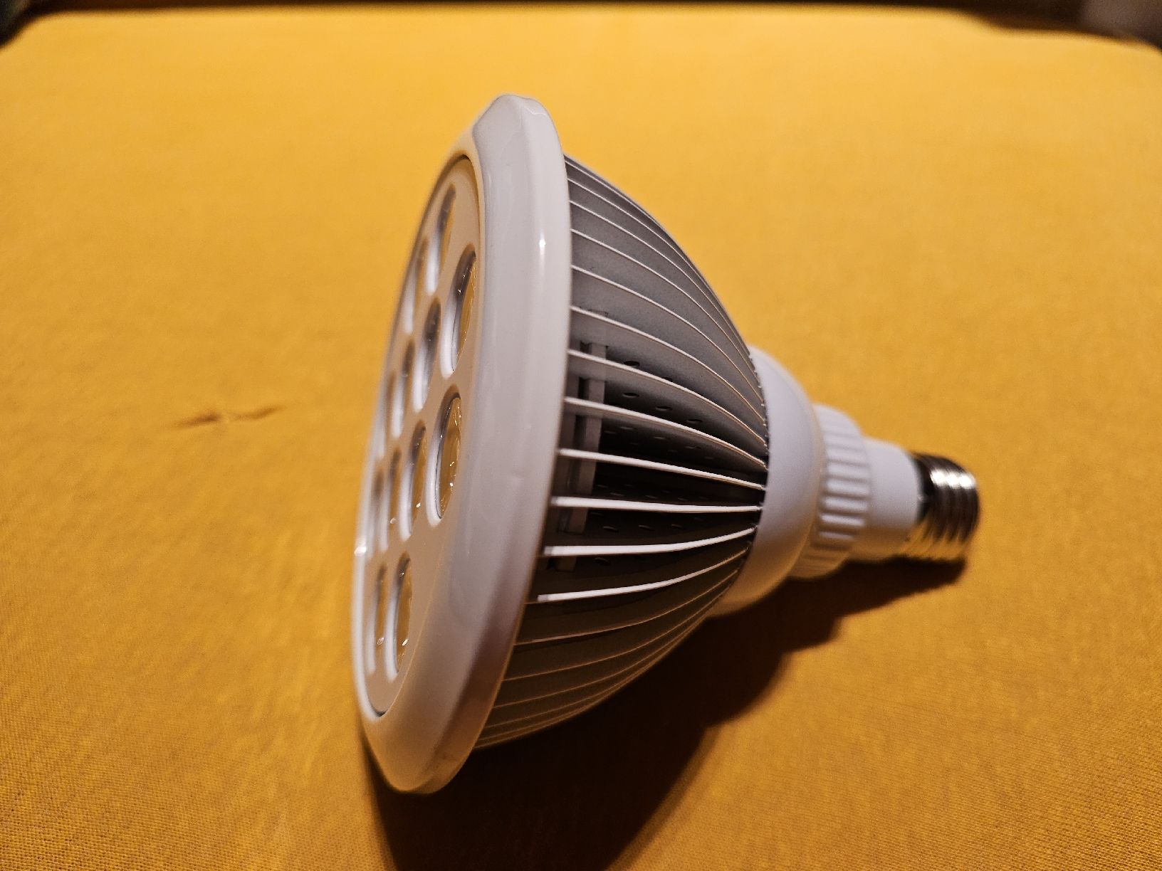 Lampen: LED Pflanzenlampe TaoTronics TT-GL20 E27 12W  – Neu (gemäss Beschreibung) aus Zürich von Finale7 3