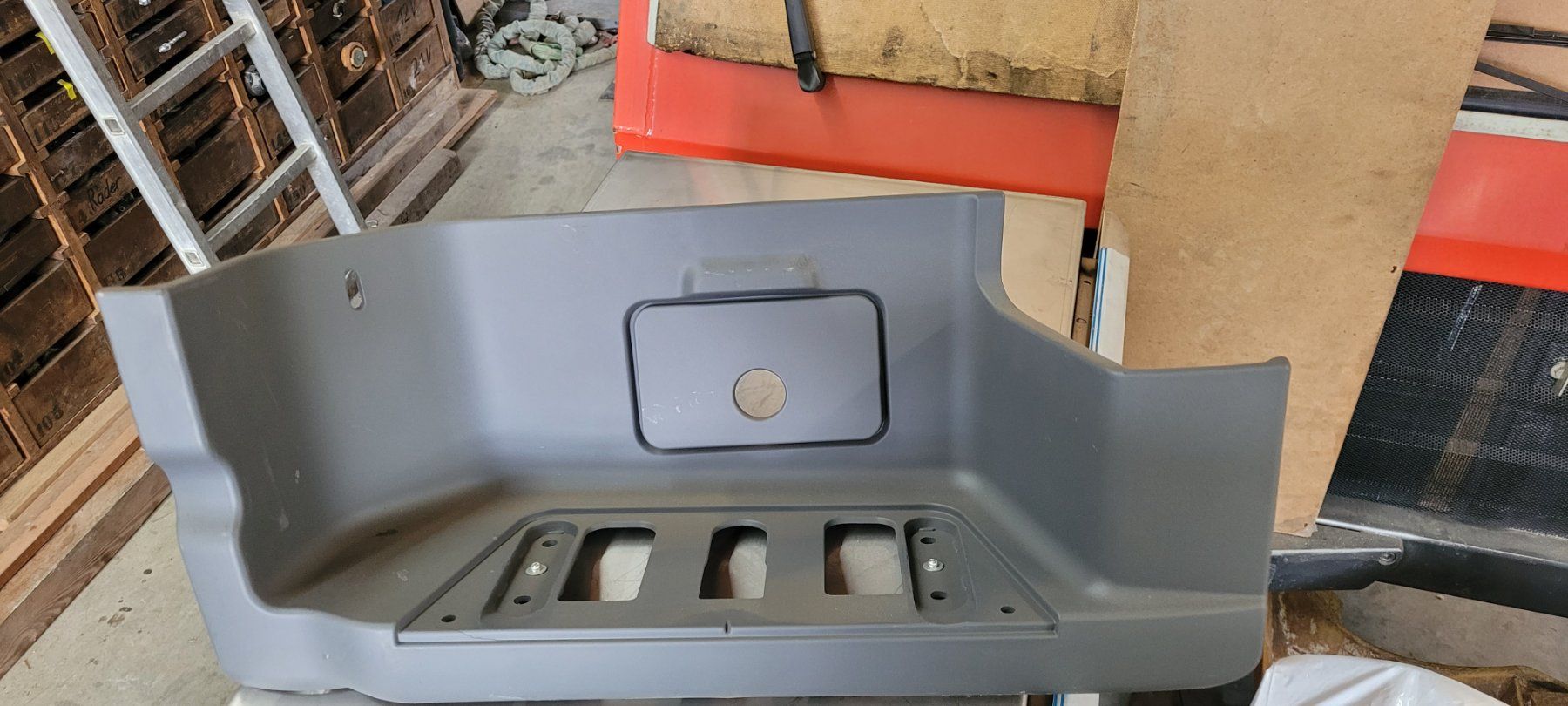Mercedes-Benz Toutes les pièces détachées: Einstiegkasten Mercedes – Neuf (Voir description) à Kerns par avr75