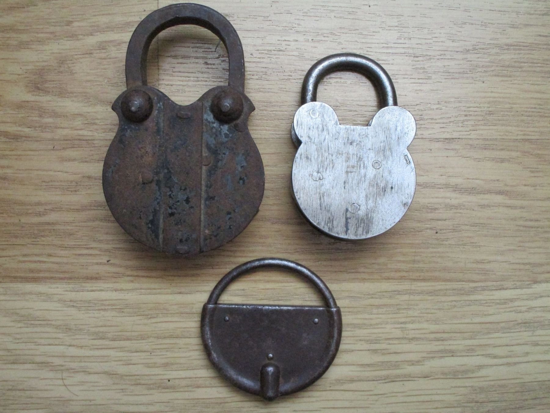 Cadenas: 3 antike Vorhängeschlösser – D'occasion à Heimberg par Lupo57 1