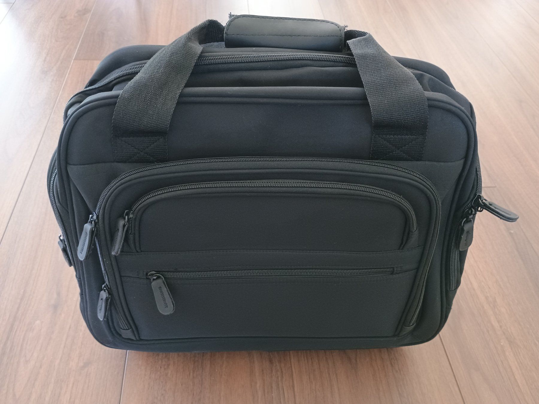 Reisekoffer: Rollkoffer Reisetasche – Gebraucht aus Mörel von tasie