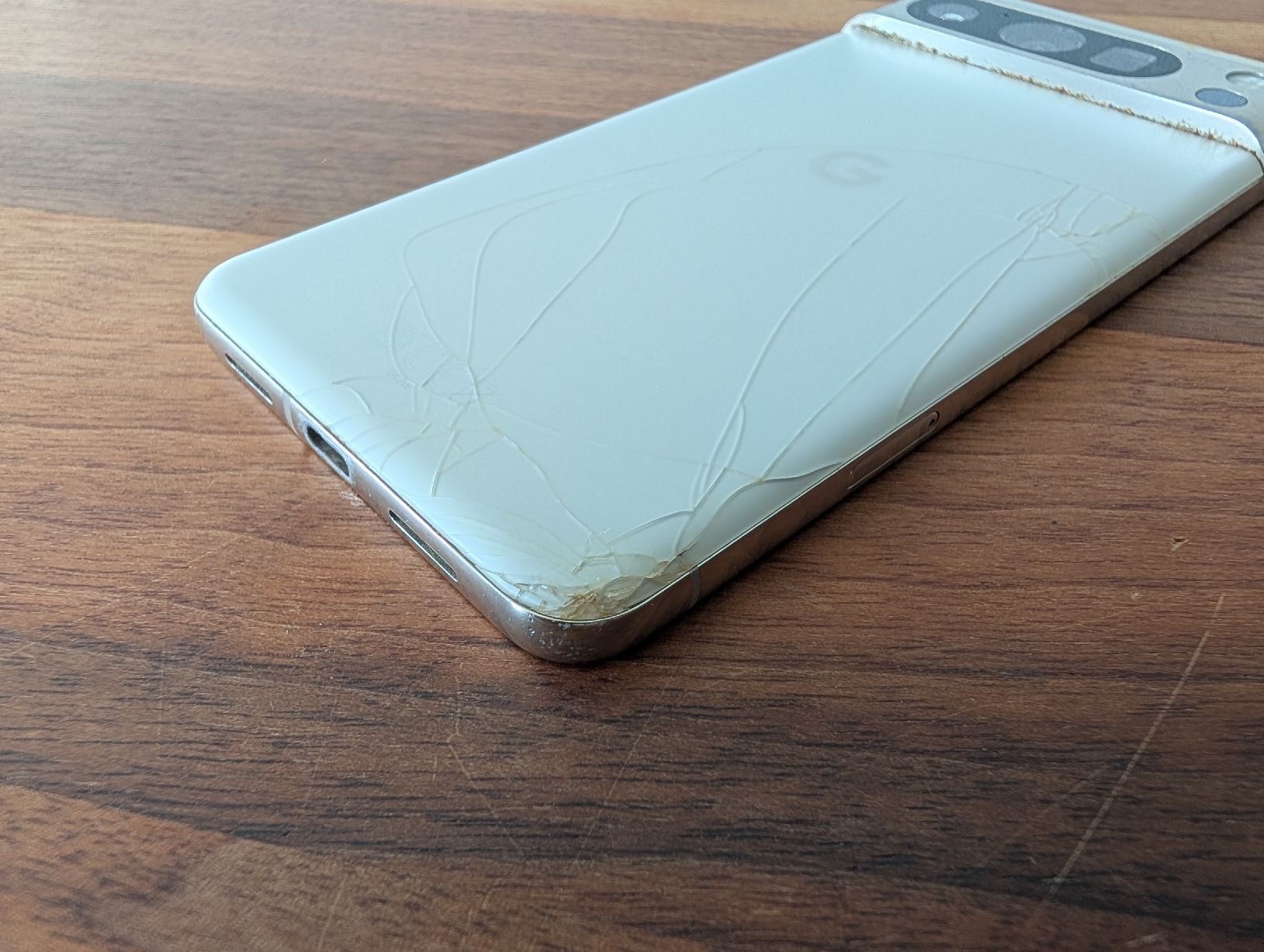 Google Telefoni cellulari / Smartphones: Google Pixel 8 Pro, 256 GB, Porcelain – Usato da Wil SG venduto da Gialli86 2