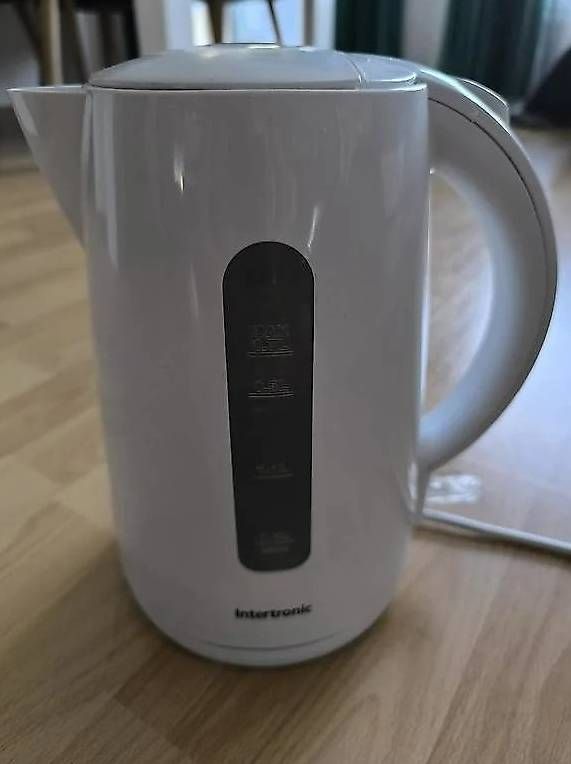 Wasserkocher: Wasserkocher - Intertronic 1.7L – Gebraucht aus Teufenthal AG von Agnieszka93