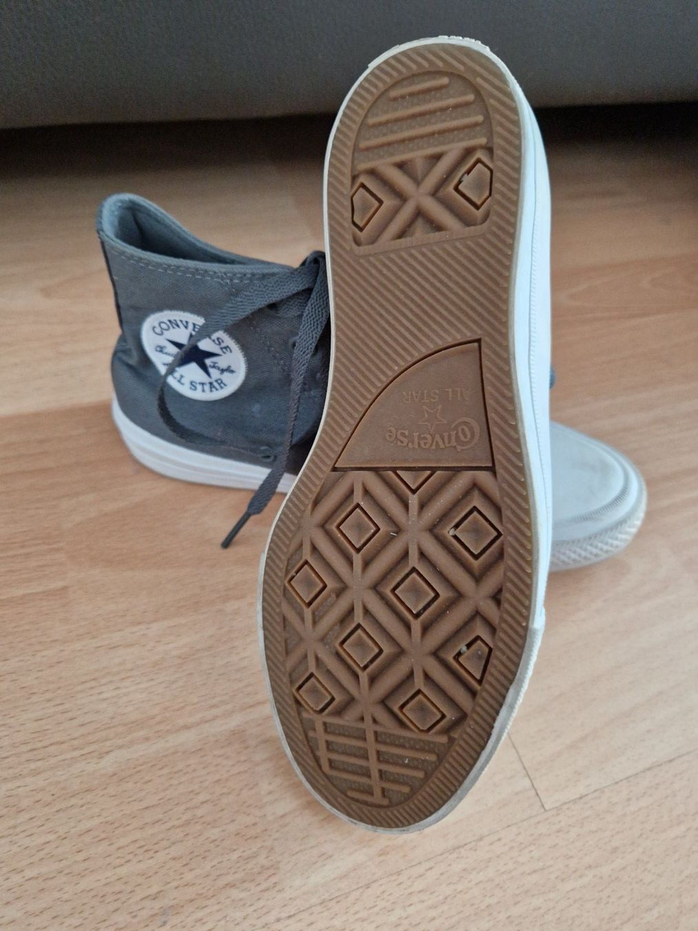Converse Scarpe da uomo: Converse Chuck Taylor All Star High Grau Gr. 37 – Usato da Neuhausen am Rheinfall venduto da Alchimista 5