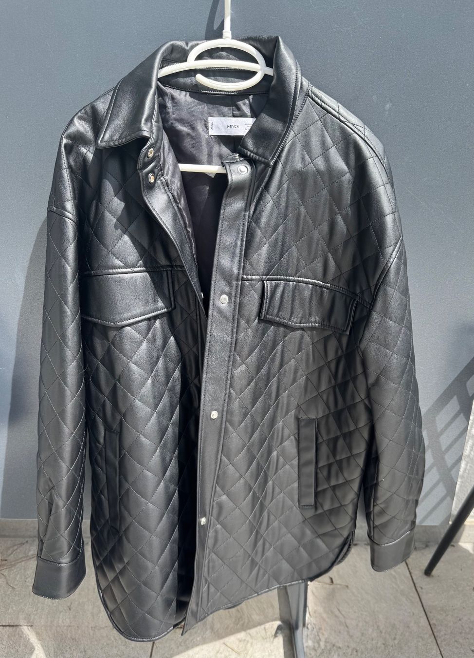 Mango Jacken: Veste matelassée similicuir Mango – Gebraucht aus Gland von cam_5z9v 2