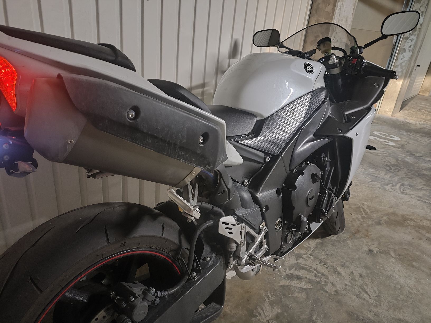 Yamaha Strasse: Yamaha YZF-R1 2011 CROSSPLANE – Gebraucht aus Meyrin von zian0 2