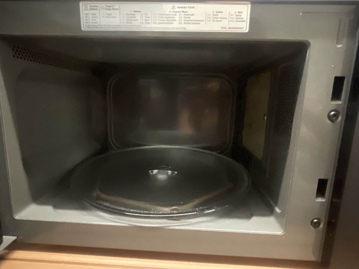 Küchengeräte: Micro-onde – Gebraucht aus Yverdon-les-Bains von tif_p9kv 2